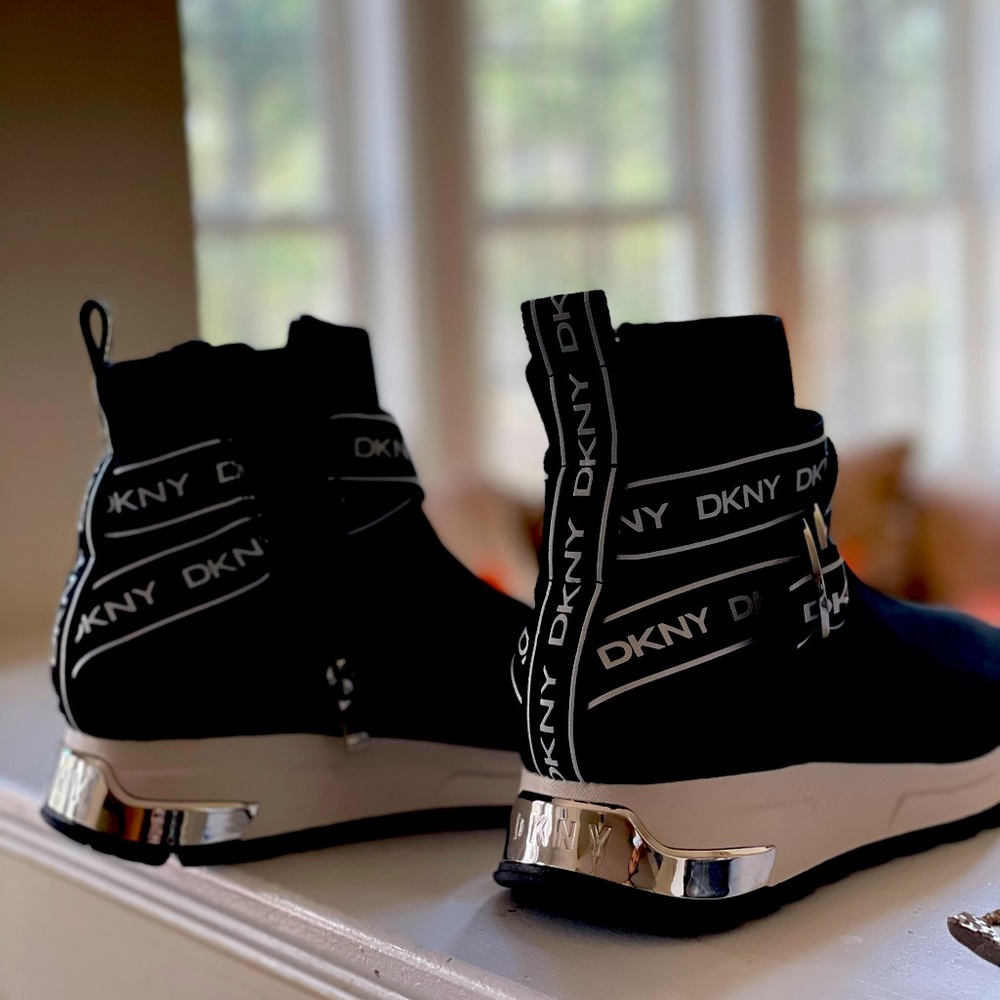 DKNY Sneakers